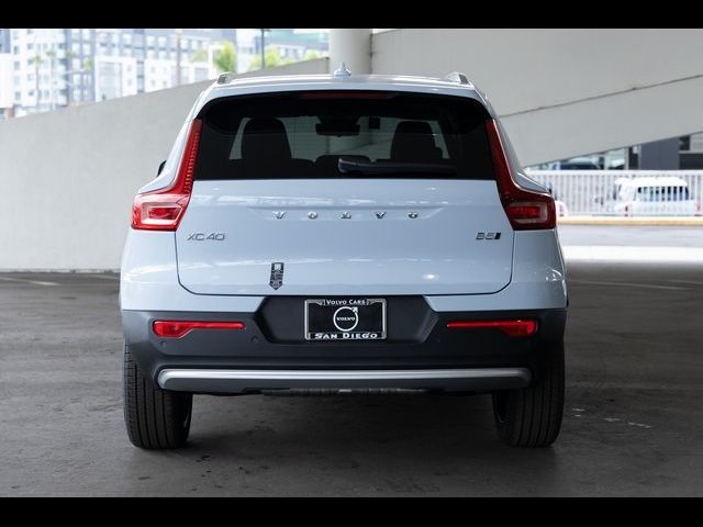 2025 Volvo XC40 Ultra Bright Theme