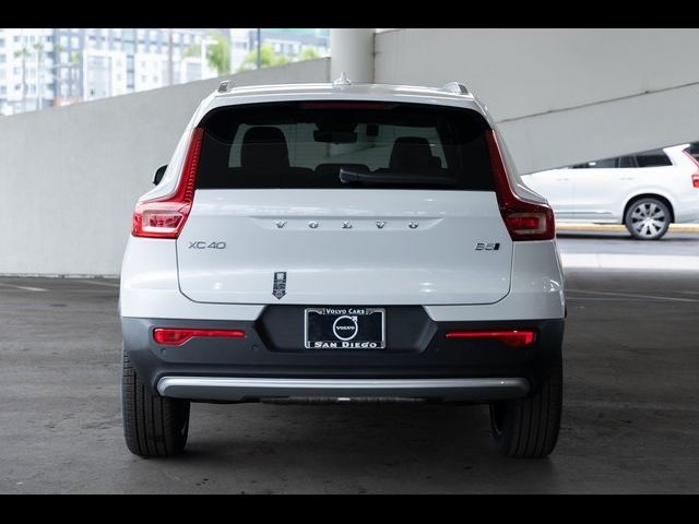 2025 Volvo XC40 Ultra Bright Theme