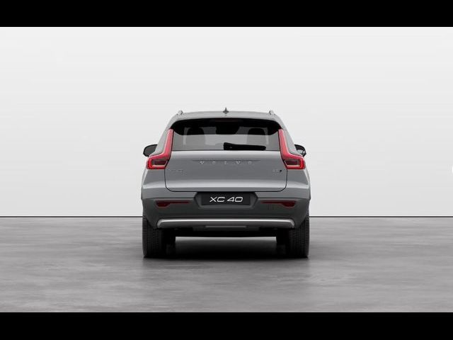 2025 Volvo XC40 Ultra Bright Theme