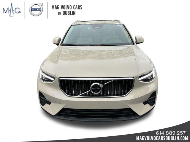 2025 Volvo XC40 Ultra Bright Theme