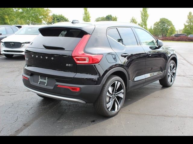 2025 Volvo XC40 Ultra Bright Theme