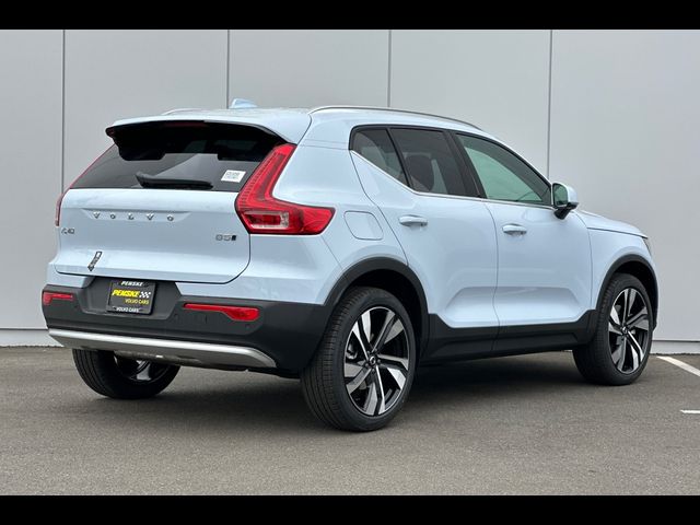 2025 Volvo XC40 Ultra Bright Theme