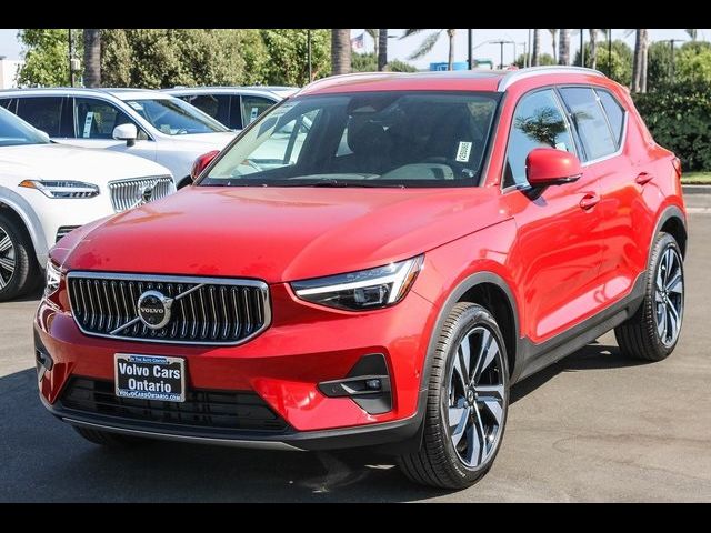 2025 Volvo XC40 Ultra Bright Theme