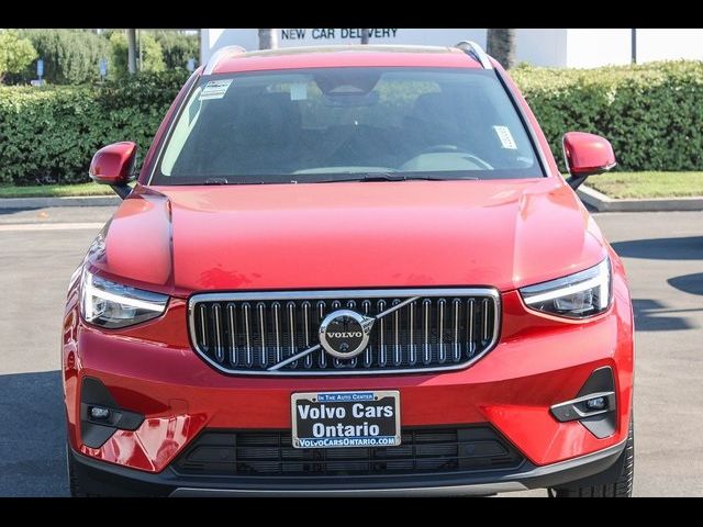 2025 Volvo XC40 Ultra Bright Theme