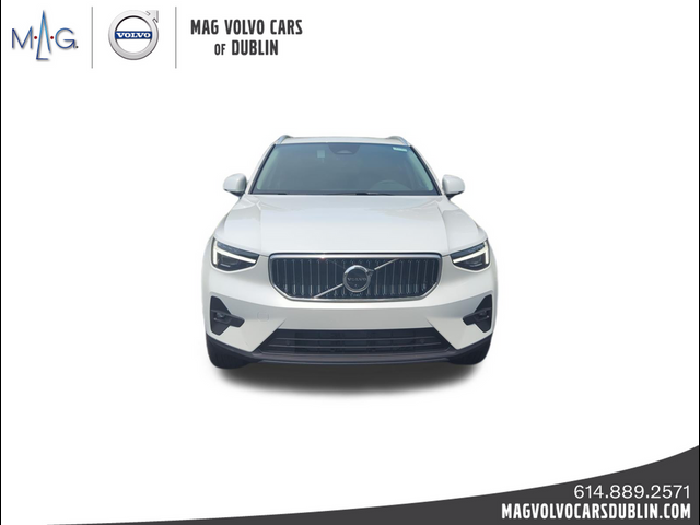 2025 Volvo XC40 Ultra Bright Theme