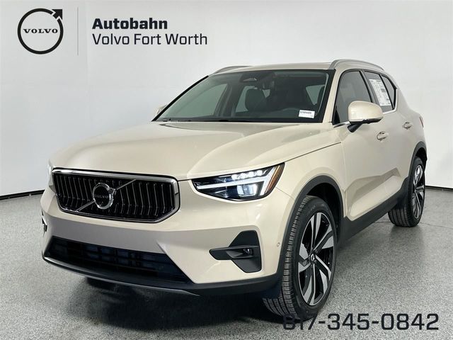 2025 Volvo XC40 Ultra Bright Theme