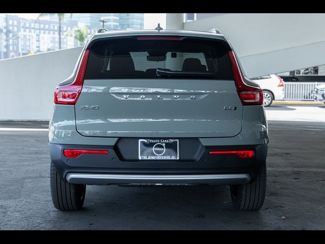 2025 Volvo XC40 Ultra Bright Theme