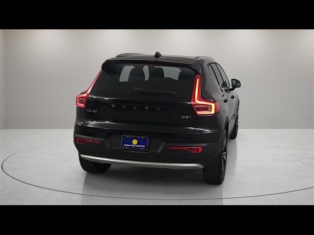 2025 Volvo XC40 Ultra Bright Theme