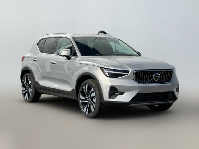 2025 Volvo XC40 Ultra Bright Theme