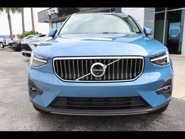 2025 Volvo XC40 Ultra Bright Theme