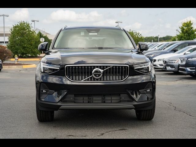 2025 Volvo XC40 Ultra Bright Theme