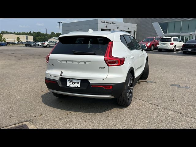 2025 Volvo XC40 Ultra Bright Theme