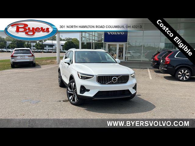 2025 Volvo XC40 Ultra Bright Theme