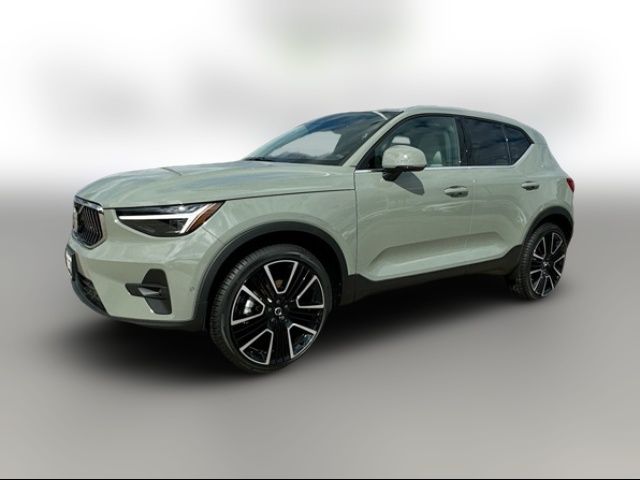 2025 Volvo XC40 Ultra Bright Theme