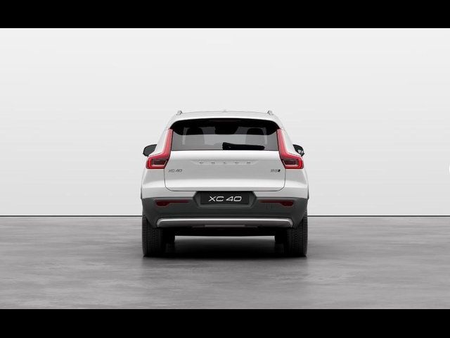 2025 Volvo XC40 Ultra Bright Theme