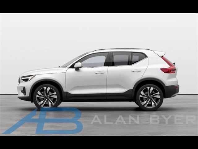 2025 Volvo XC40 Ultra Bright Theme