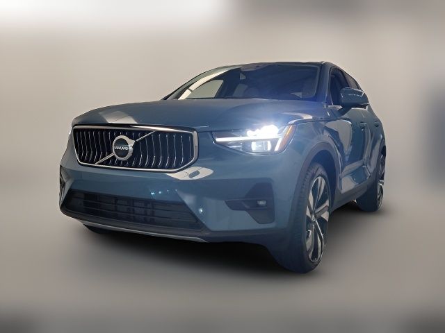 2025 Volvo XC40 Ultra Bright Theme