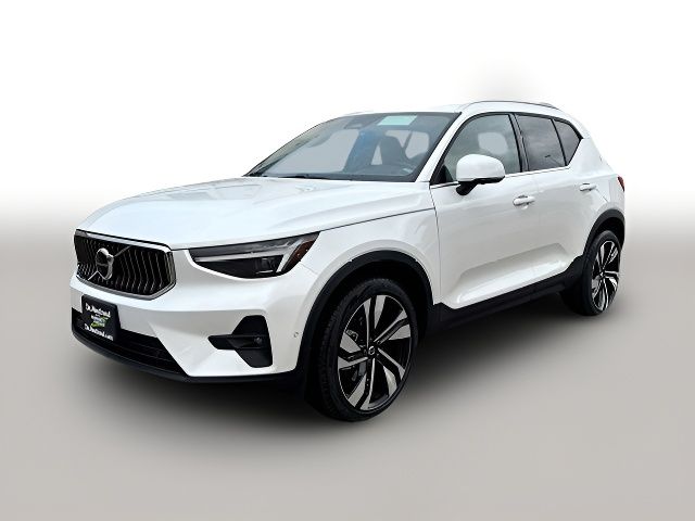 2025 Volvo XC40 Ultra Bright Theme