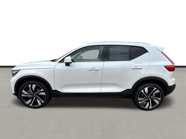 2025 Volvo XC40 Ultra Bright Theme