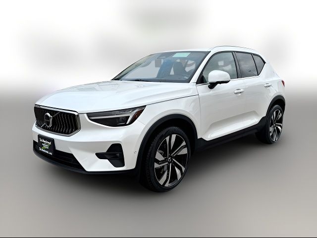 2025 Volvo XC40 Ultra Bright Theme