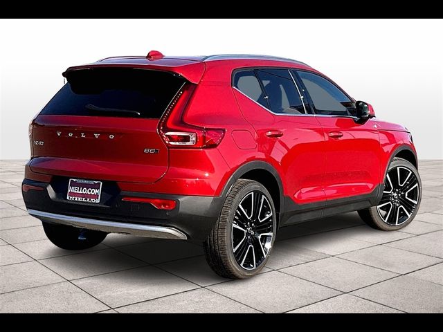 2025 Volvo XC40 Ultra Bright Theme