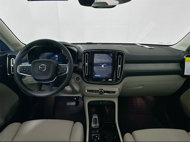 2025 Volvo XC40 Ultra Bright Theme