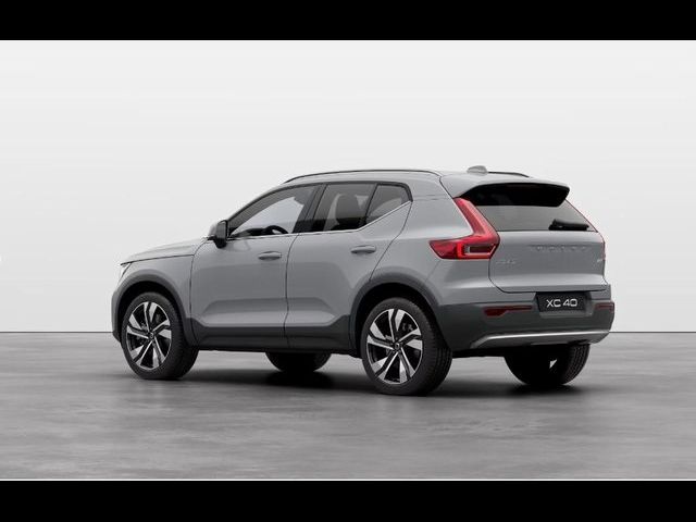 2025 Volvo XC40 Ultra Bright Theme