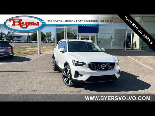 2025 Volvo XC40 Ultra Bright Theme