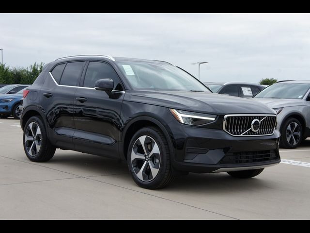 2025 Volvo XC40 Core Bright Theme