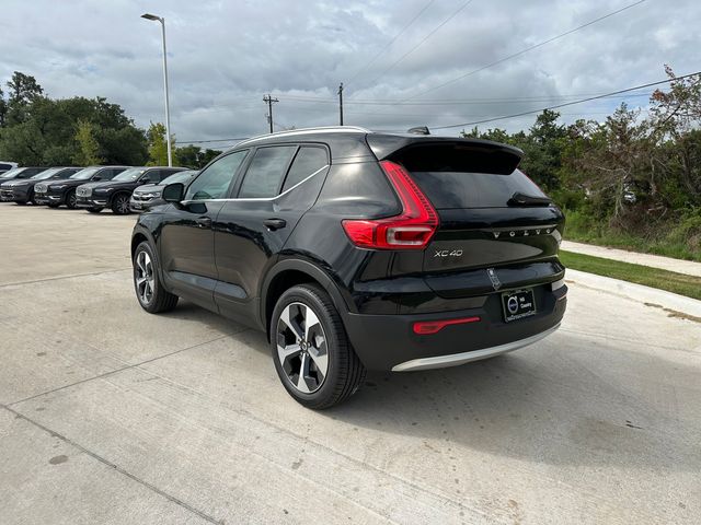 2025 Volvo XC40 Core Bright Theme