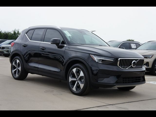 2025 Volvo XC40 Core Bright Theme