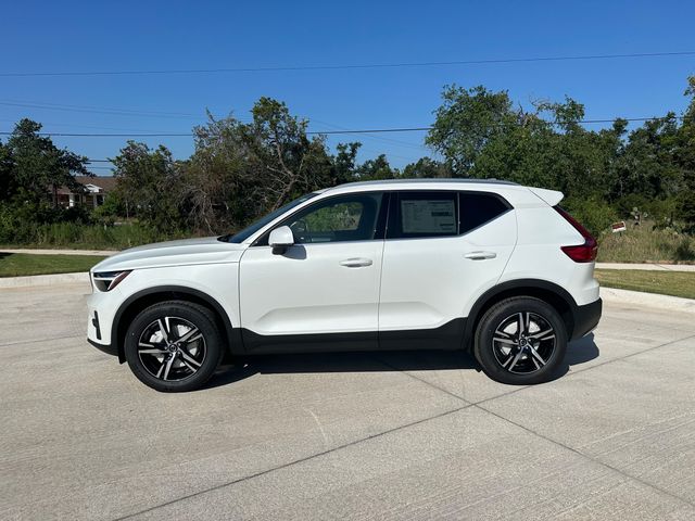 2025 Volvo XC40 Core Bright Theme