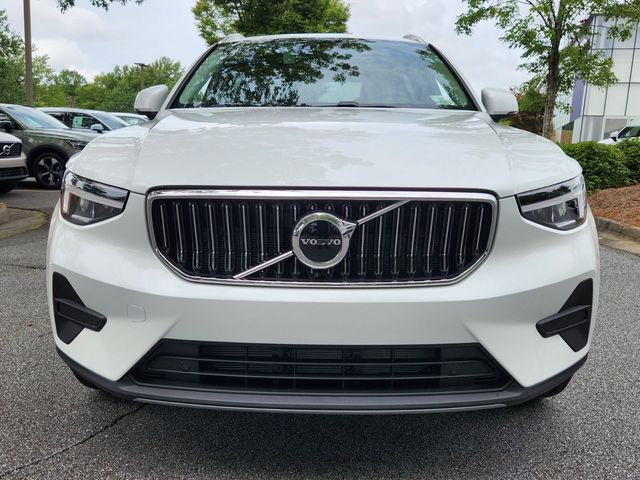 2025 Volvo XC40 Core Bright Theme