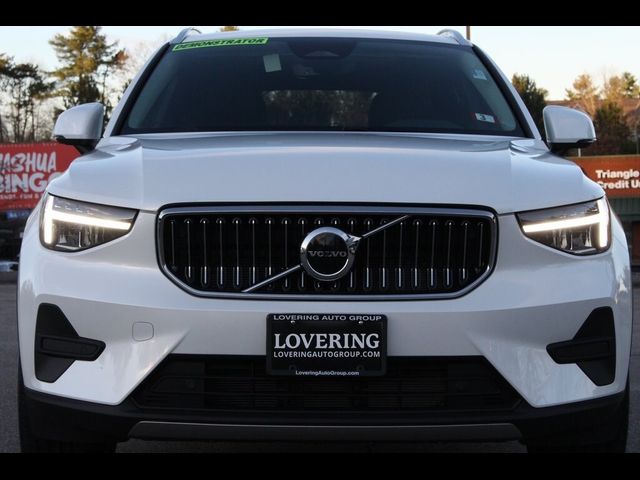 2025 Volvo XC40 Core Bright Theme