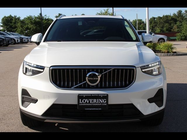 2025 Volvo XC40 Core Bright Theme