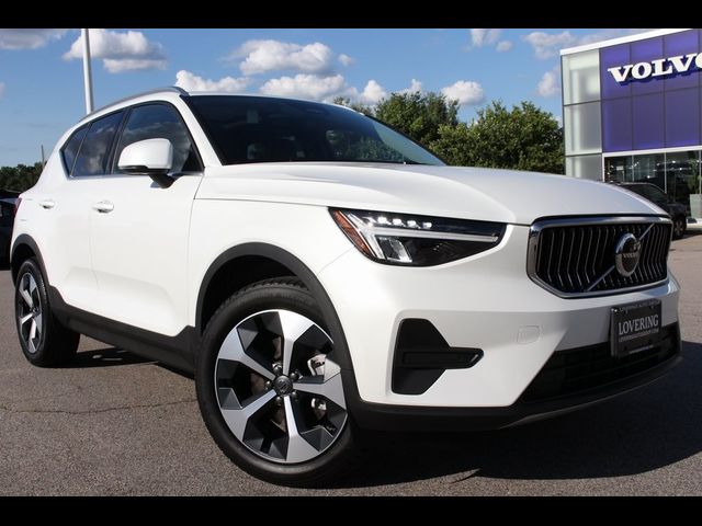 2025 Volvo XC40 Core Bright Theme