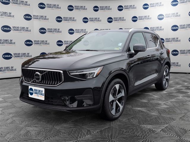 2025 Volvo XC40 Core Bright Theme