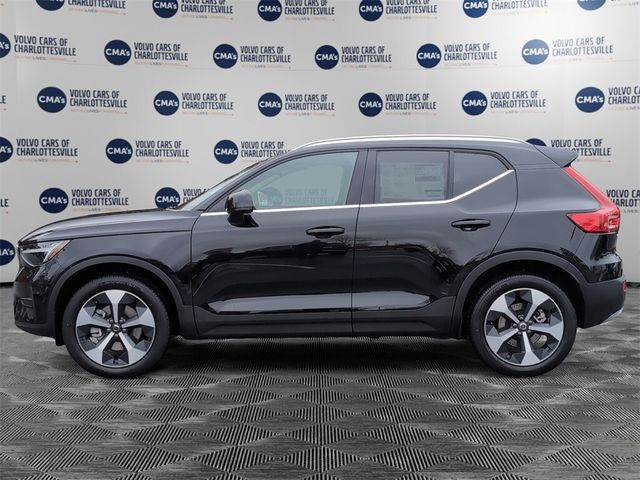 2025 Volvo XC40 Core Bright Theme