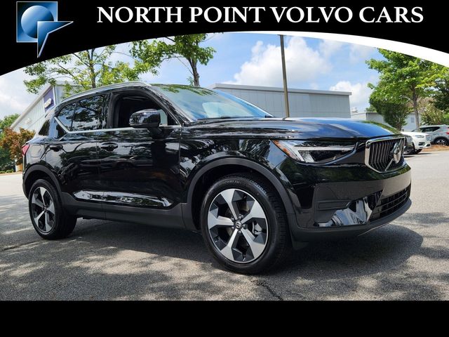 2025 Volvo XC40 Core Bright Theme