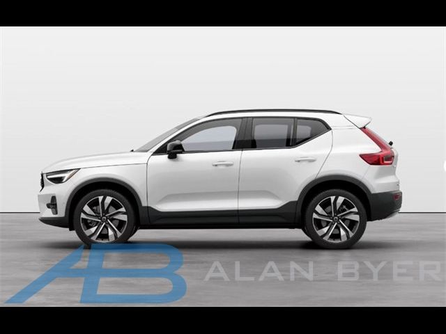 2025 Volvo XC40 Ultra Dark Theme