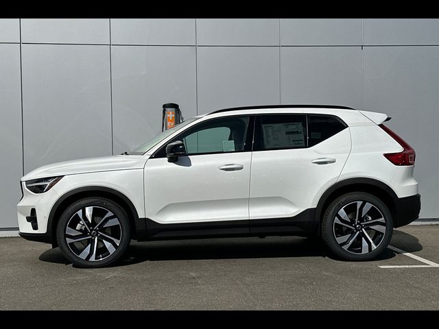 2025 Volvo XC40 Ultra Dark Theme