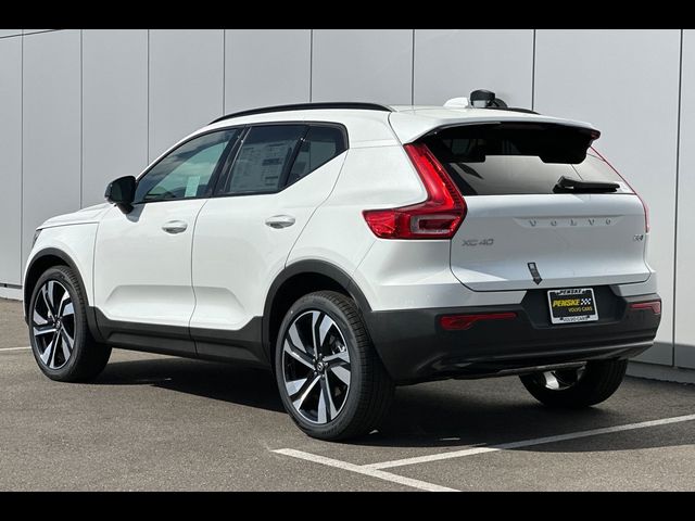 2025 Volvo XC40 Ultra Dark Theme