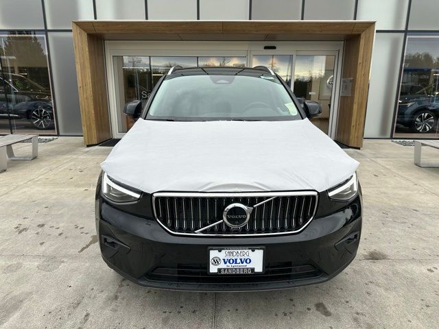 2025 Volvo XC40 Ultra Dark Theme