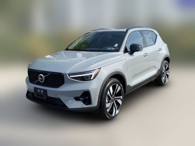 2025 Volvo XC40 Ultra Dark Theme