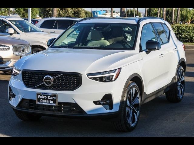 2025 Volvo XC40 Ultra Dark Theme