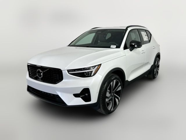 2025 Volvo XC40 Ultra Dark Theme