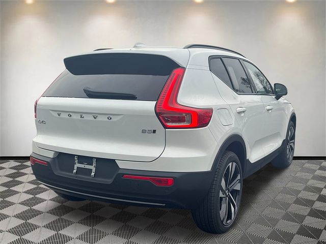 2025 Volvo XC40 Ultra Dark Theme