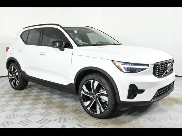 2025 Volvo XC40 Ultra Dark Theme