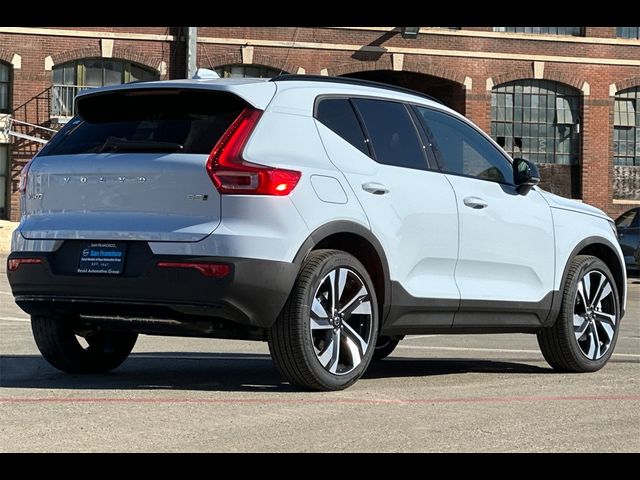 2025 Volvo XC40 Ultra Dark Theme