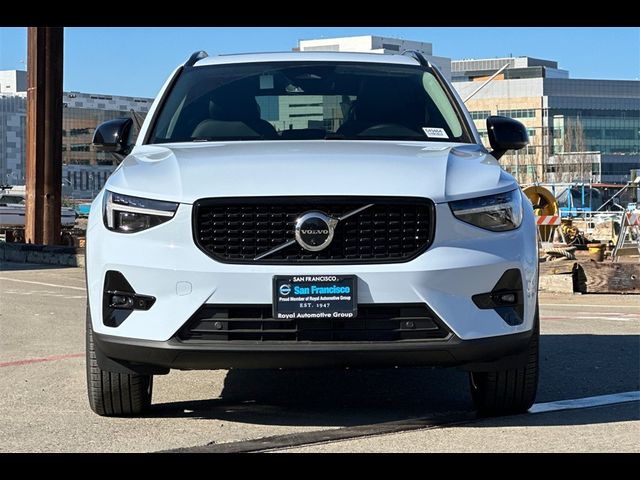 2025 Volvo XC40 Ultra Dark Theme